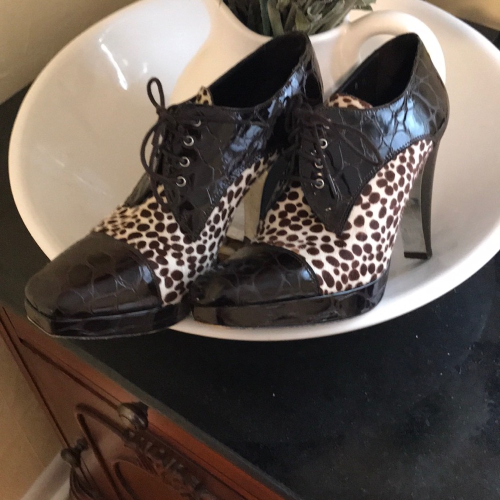 Donald J Pliner Booties